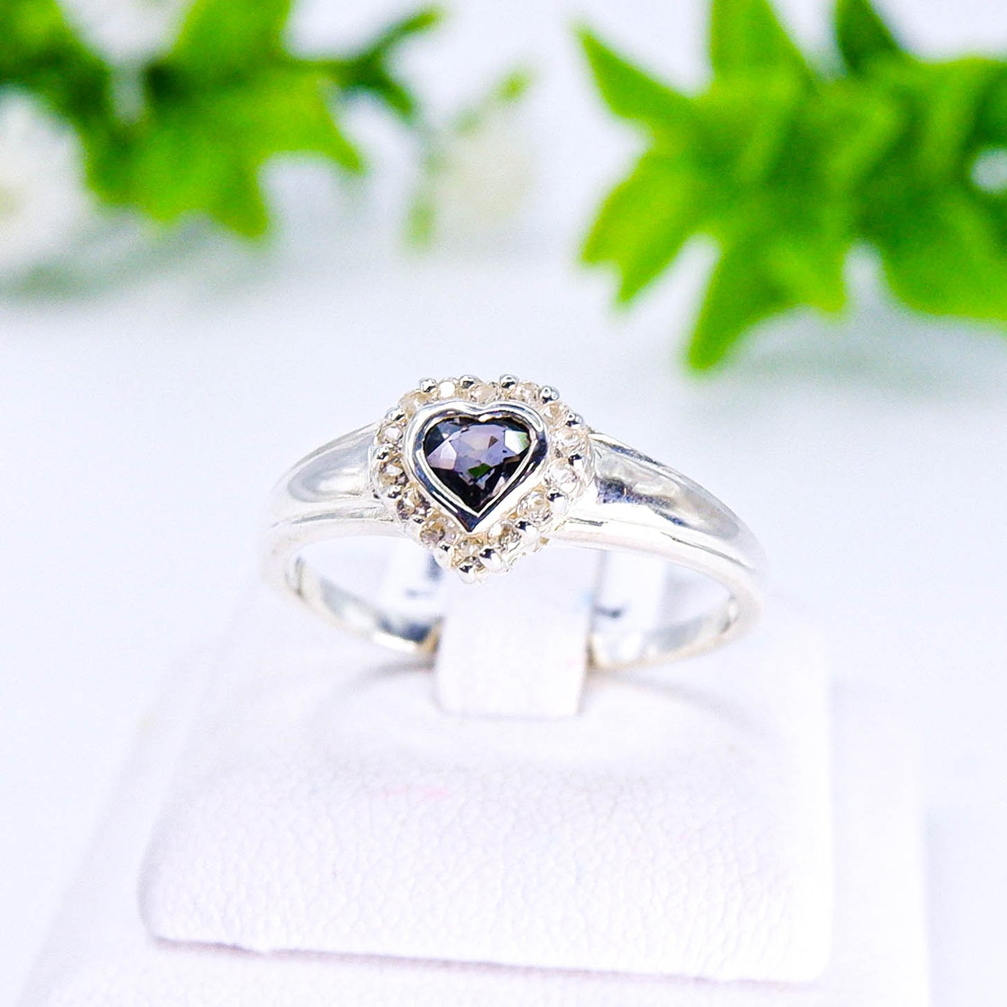 แหวนเงินแท้ 925 ฝังพลอย แซฟไฟร์แทนซาเนีย (Songea Sapphire) + เซอร์คอน (Zircon)