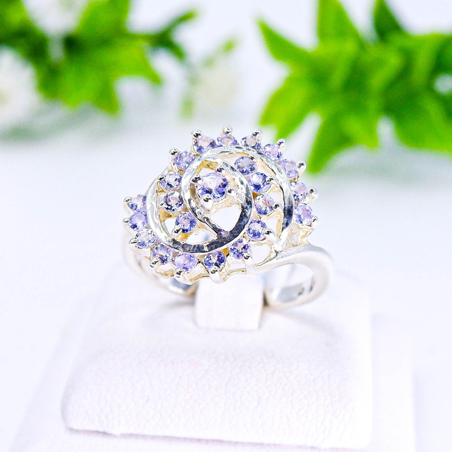 แหวนเงินแท้ 925 ฝังพลอย แทนซาไนท์ (Tanzanite)
