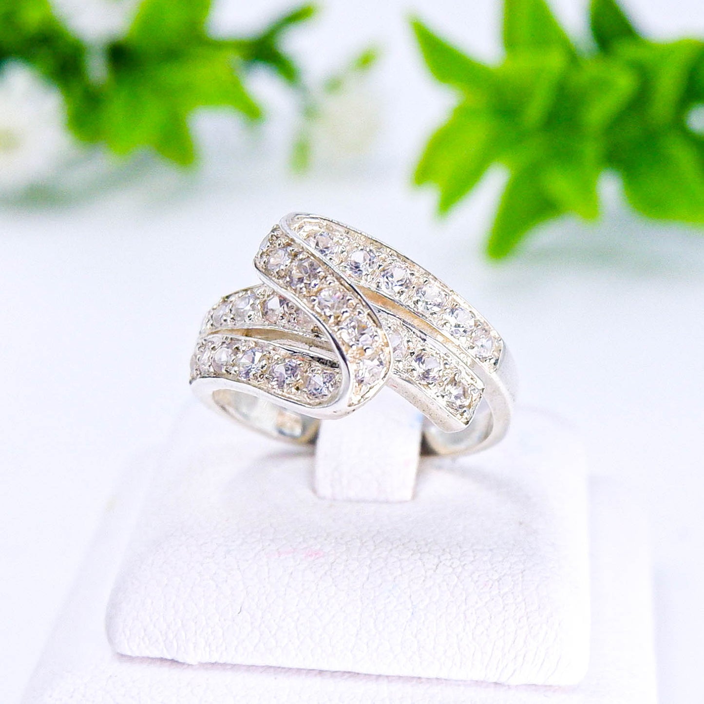 แหวนเงินแท้ 925 ฝังพลอย ไวท์เซอร์คอน (White Zircon)