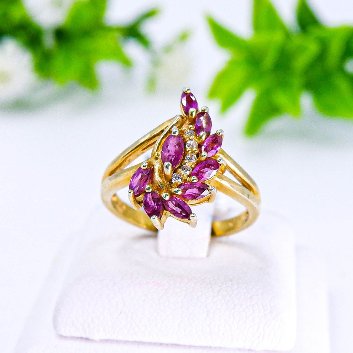 แหวนเงินแท้ 925 ฝังพลอย ทับทิมไทย (Siam Ruby) + เซอร์คอน (Zircon)