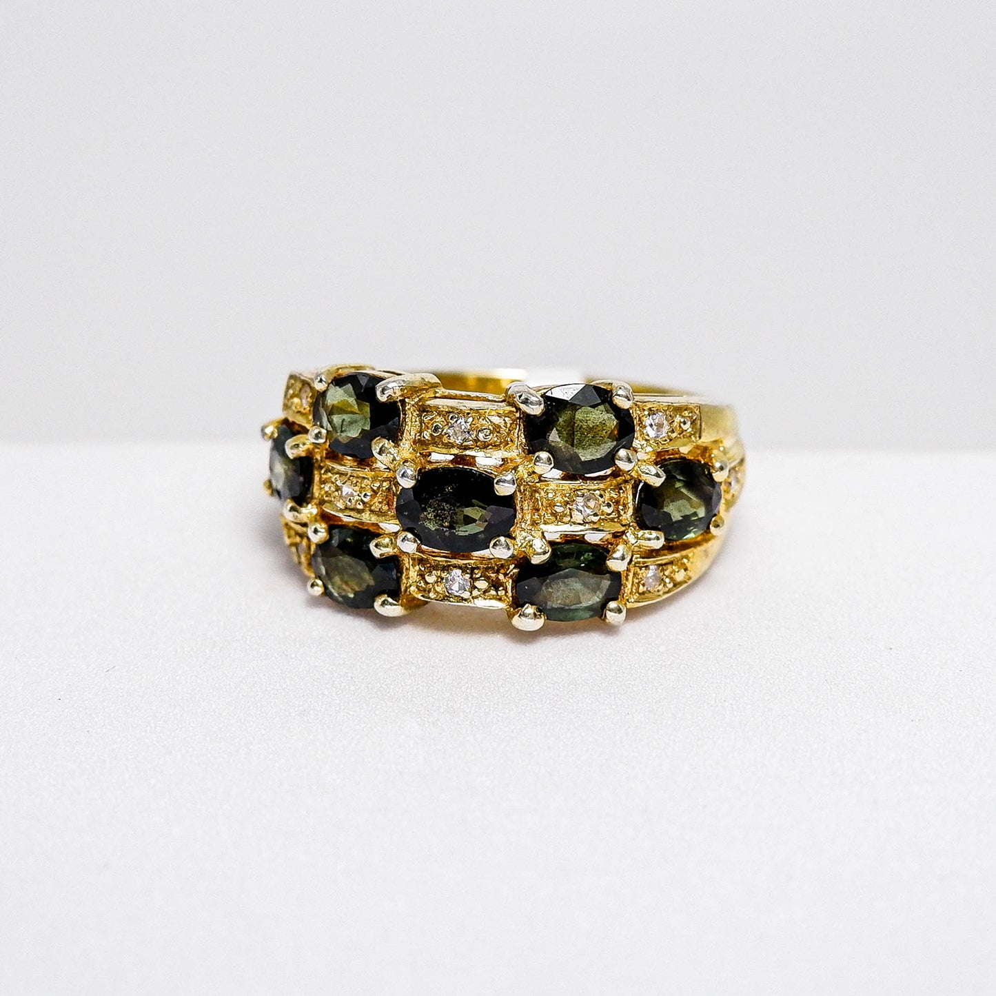 แหวนเงินแท้ 925 ฝังพลอย เขียวส่อง (greensapphire) + เซอร์คอน (Zircon)