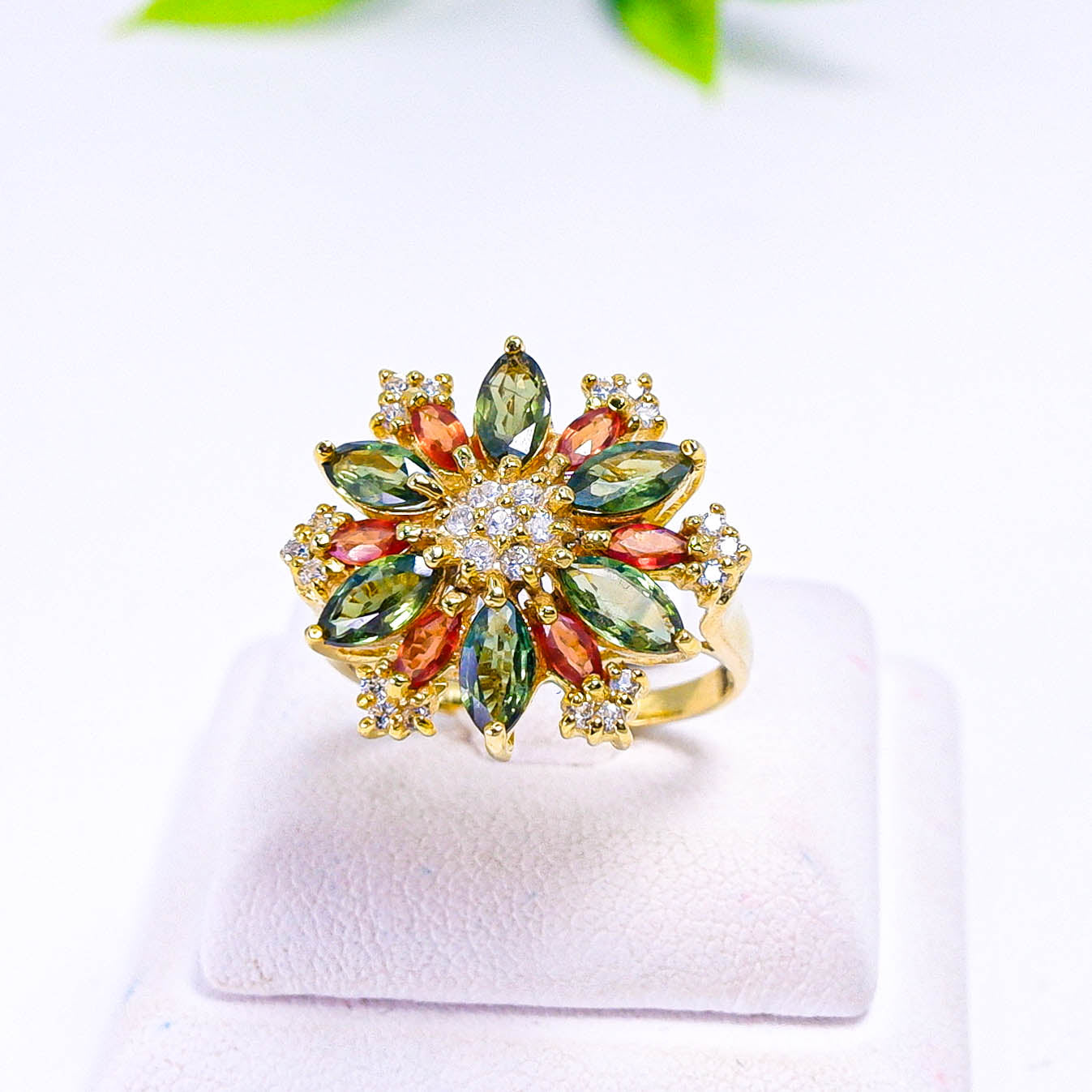 แหวนเงินแท้ 925 ฝังพลอย เขียวส่อง (green Sapphire) + แฟนซีแซฟไฟร์ (Fancy Sapphire) + เซอร์คอน (Zircon)