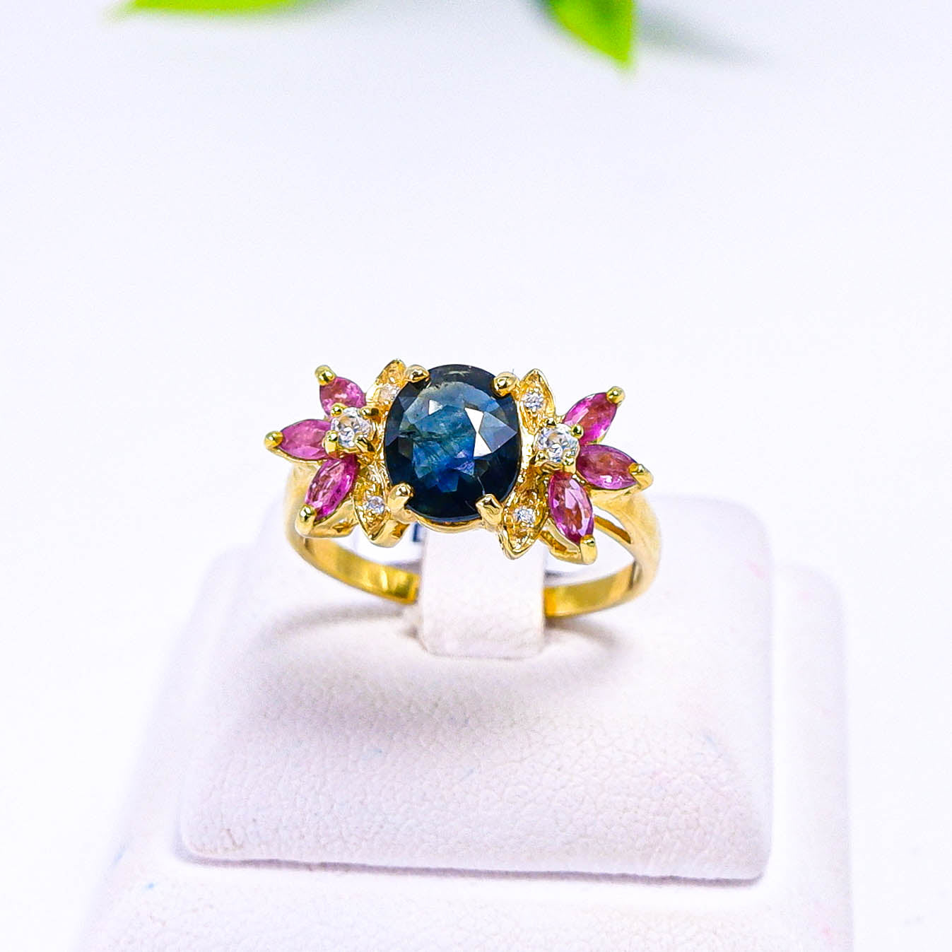 แหวนเงินแท้ 925 ฝังพลอย เขียวส่อง (green Sapphire) + ทับทิมไทย (Ruby) + เซอร์คอน (Zircon)