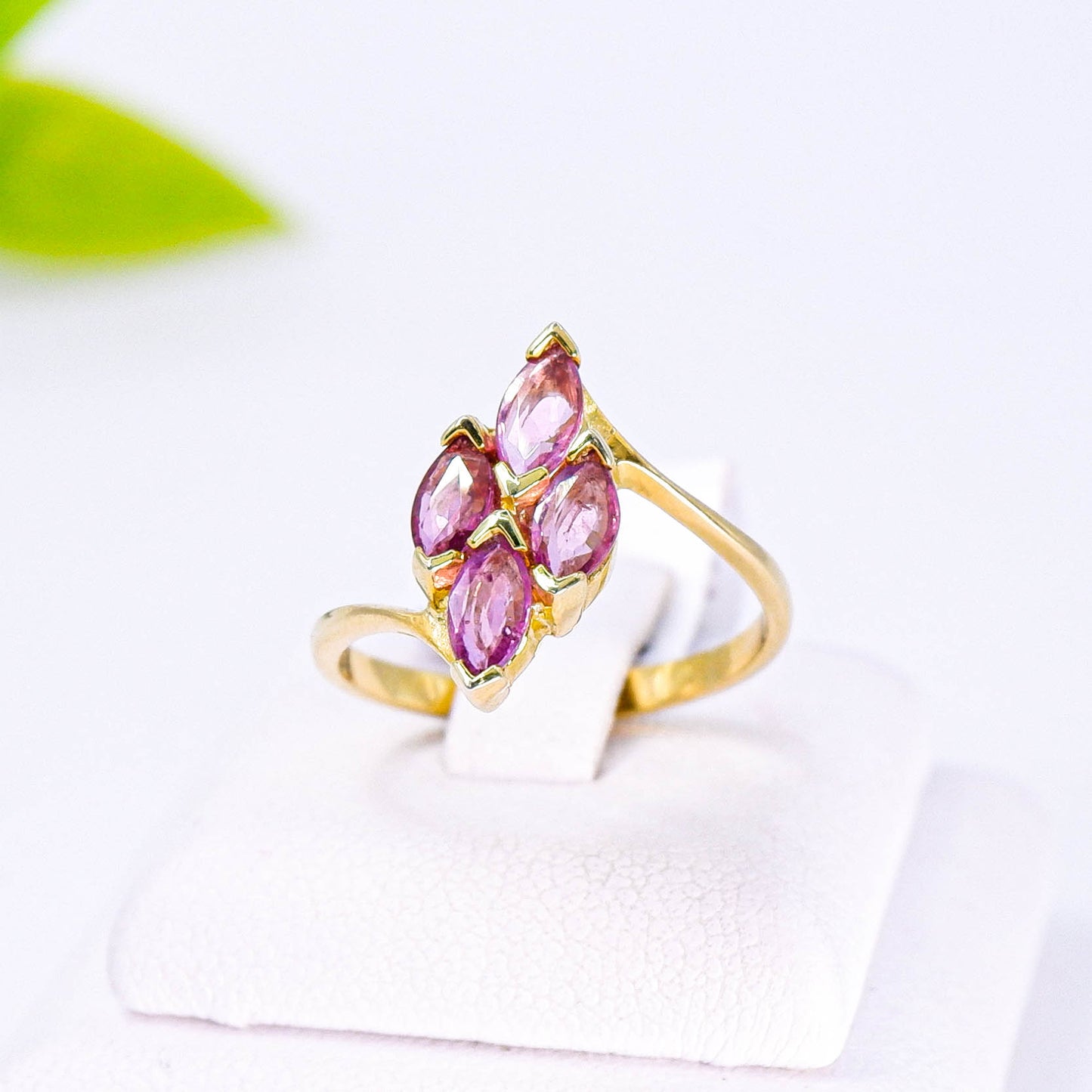 แหวนเงินแท้ 925 ฝังพลอย ทับทิมไทย (Siam Ruby)