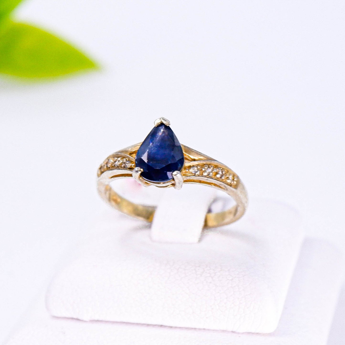 แหวนเงินแท้ 925 ฝังพลอย ไพลิน (Blue Sapphire) + โทพาส (Topaz)