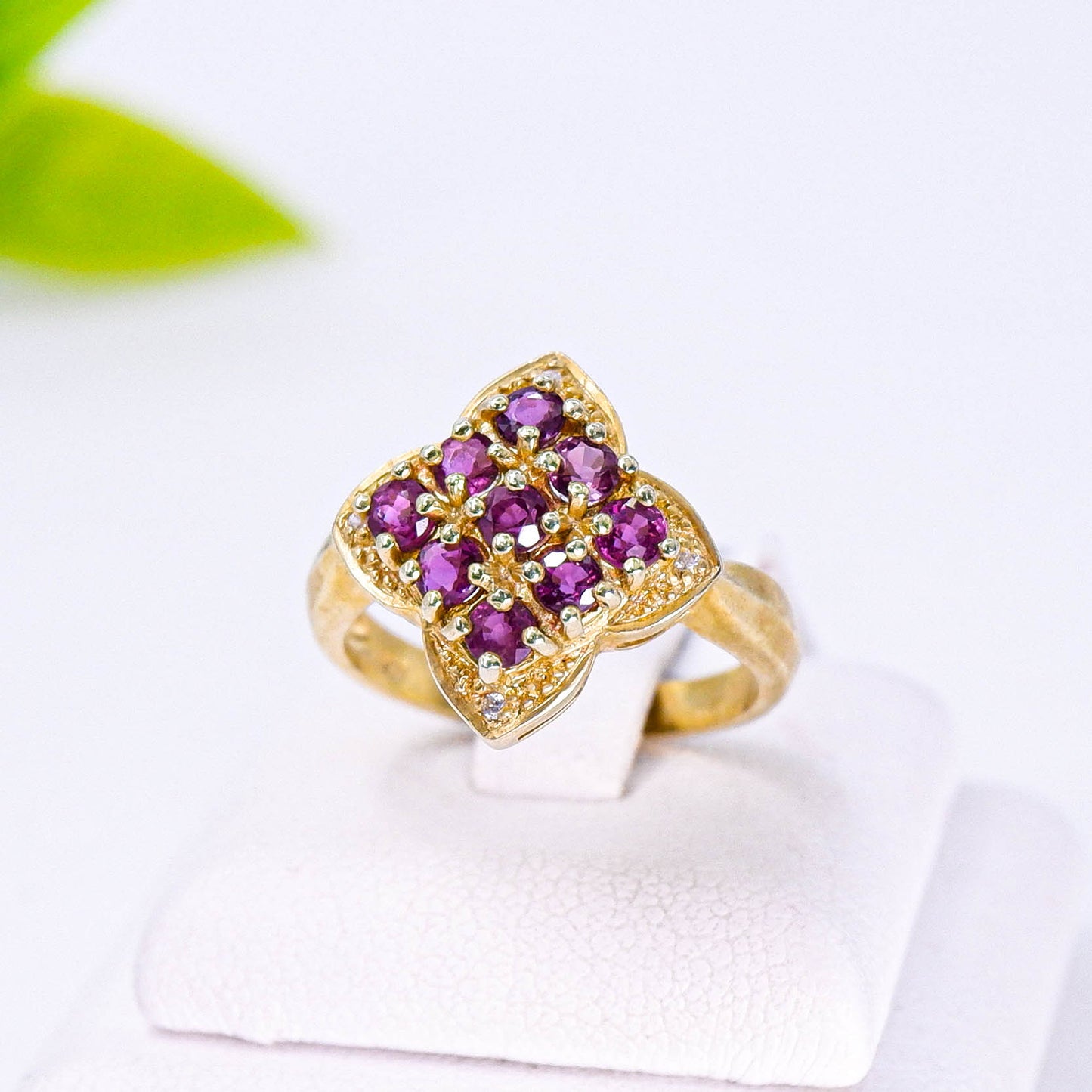 แหวนเงินแท้ 925 ฝังพลอย ทับทิมไทย (Siam Ruby) + เซอร์คอน (Zircon)
