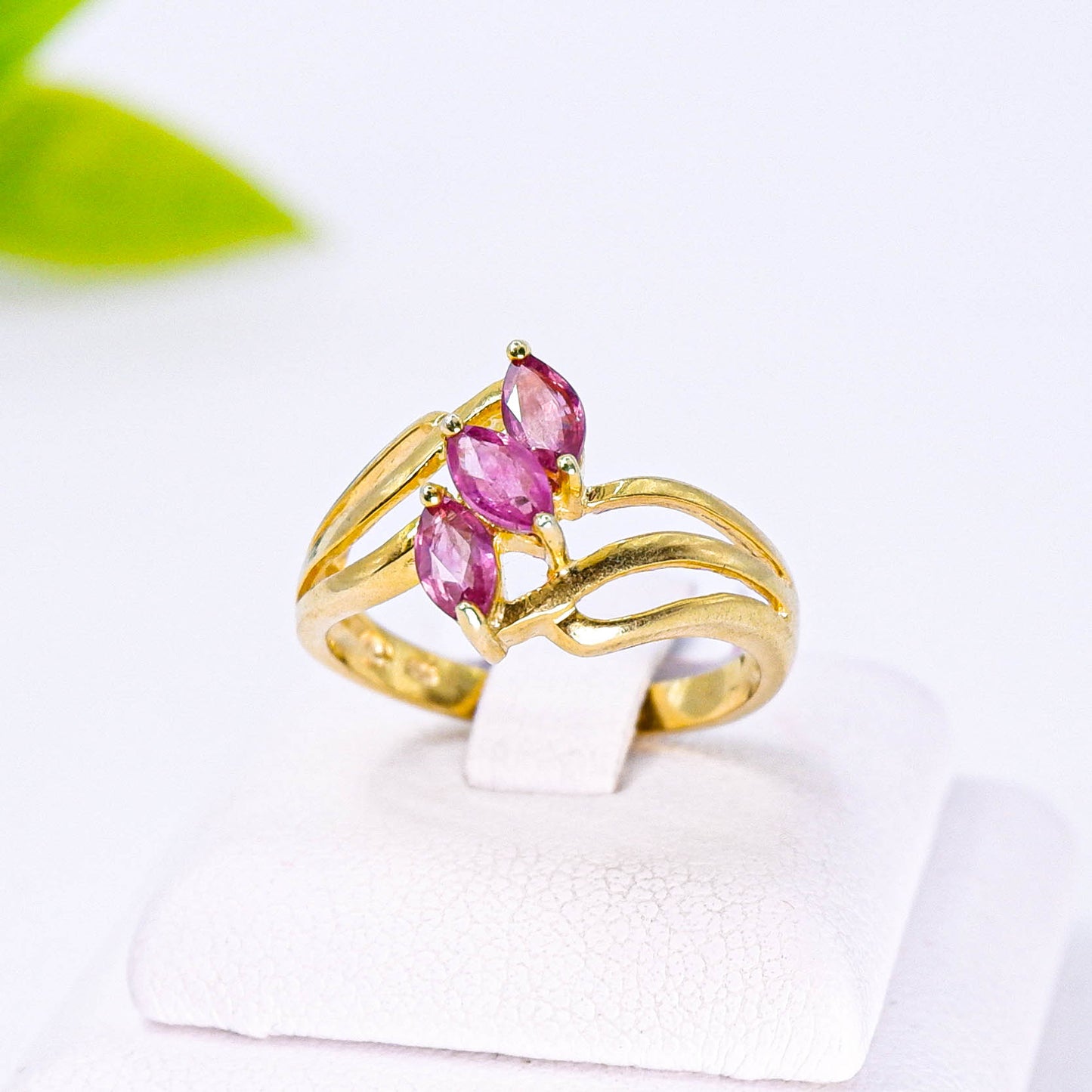 แหวนเงินแท้ 925 ฝังพลอย ทับทิมไทย (Siam Ruby)