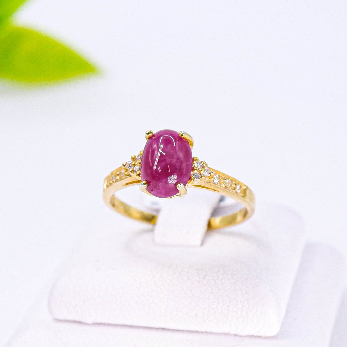 แหวนเงินแท้ 925 ฝังพลอย ทับทิมอาฟหลังเบี้ย (African Ruby) + เซอร์คอน (Zircon)