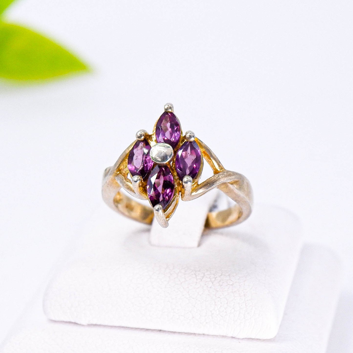 แหวนเงินแท้ 925 ฝังพลอย โรโดไลท์ (Rhodolite)