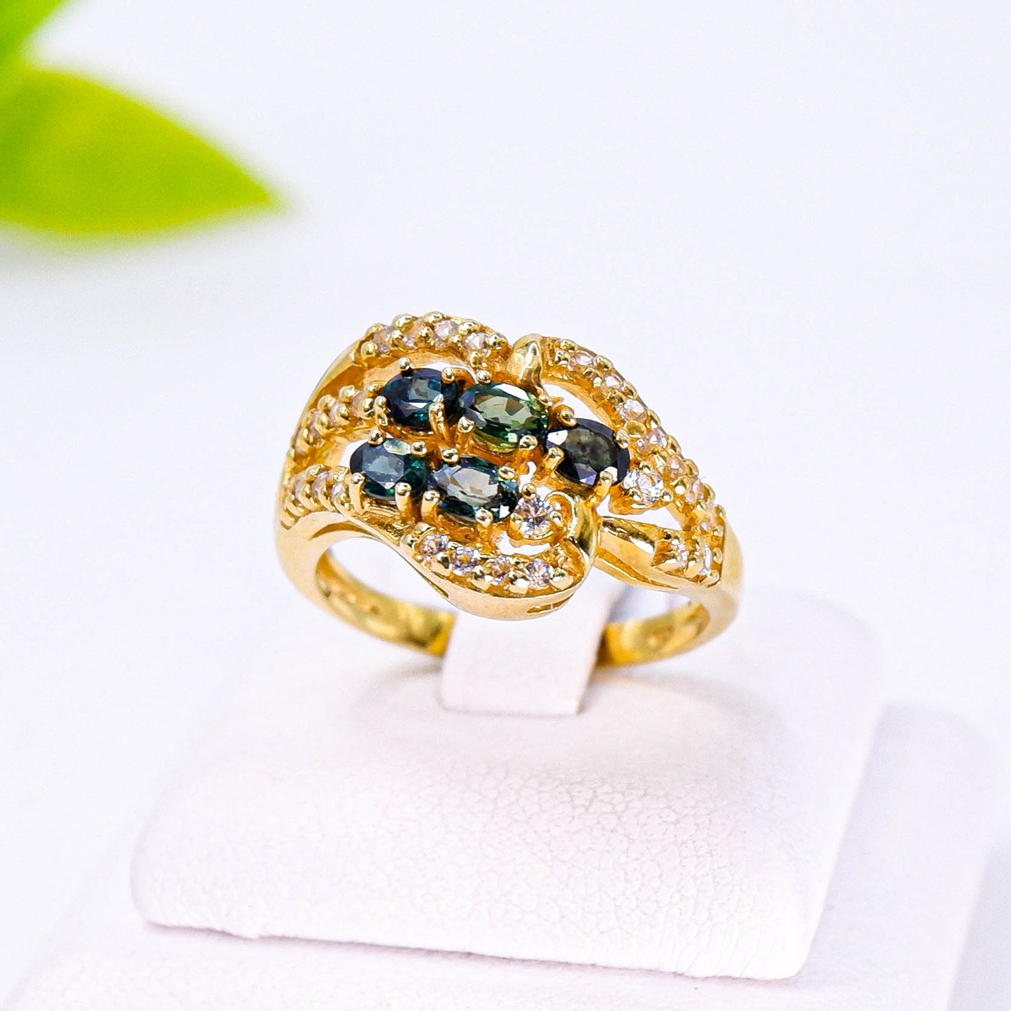 แหวนเงินแท้ 925 ฝังพลอย เขียวส่อง (green Sapphire) + ไวท์โทพาส (whitetopaz)
