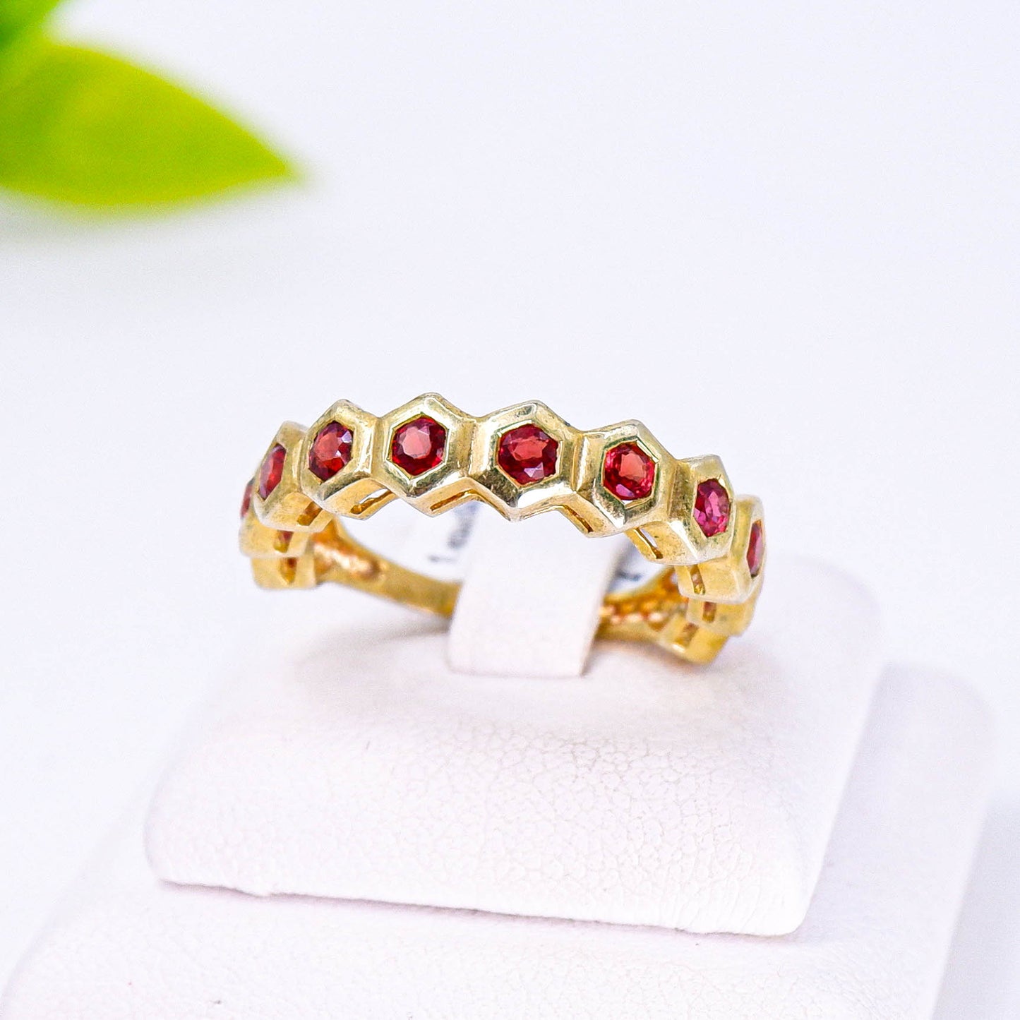 แหวนเงินแท้ 925 ฝังพลอย ซองเจียแดง  (Songea Sapphire)