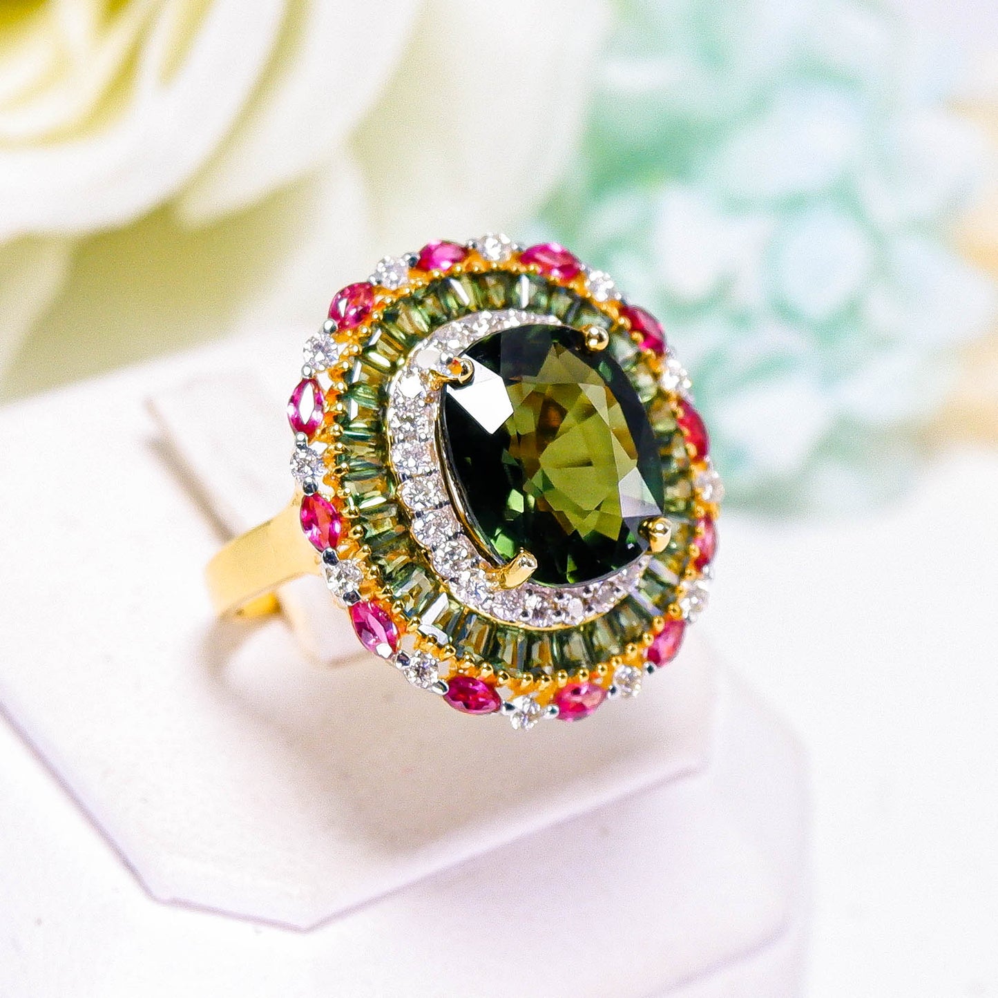 แหวนทอง9K ฝังพลอยเขียวส่อง(Green Sapphire) + ทับทิมไทย(Ruby) + เพชร(Diamond)