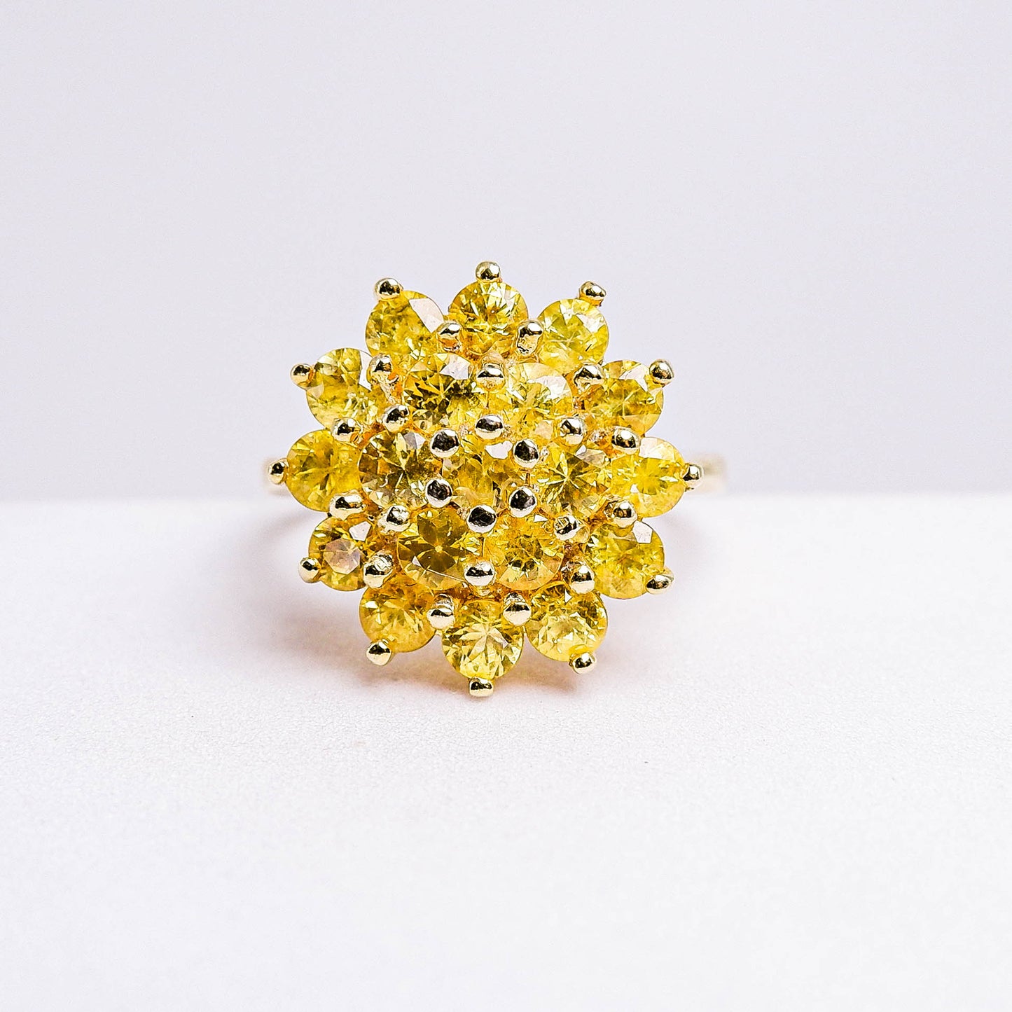 แหวนเงินแท้ 925 ฝังพลอย บุษราคัม (Yellow Sapphire)