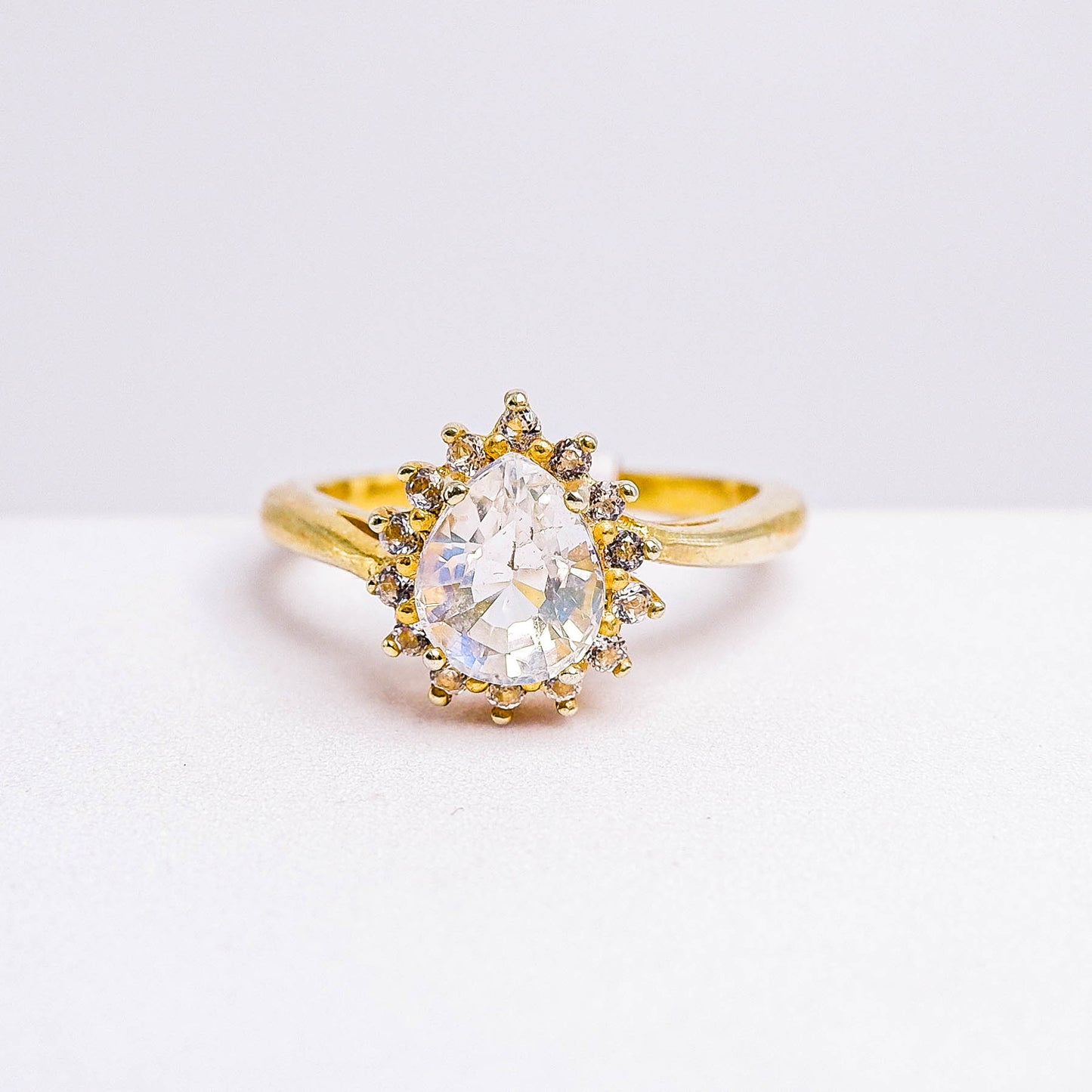 แหวนเงินแท้ 925 ฝังพลอย เรนโบว์มูนสโตน (Rainbow Moonstone) + ไวท์โทพาส (whitetopaz)