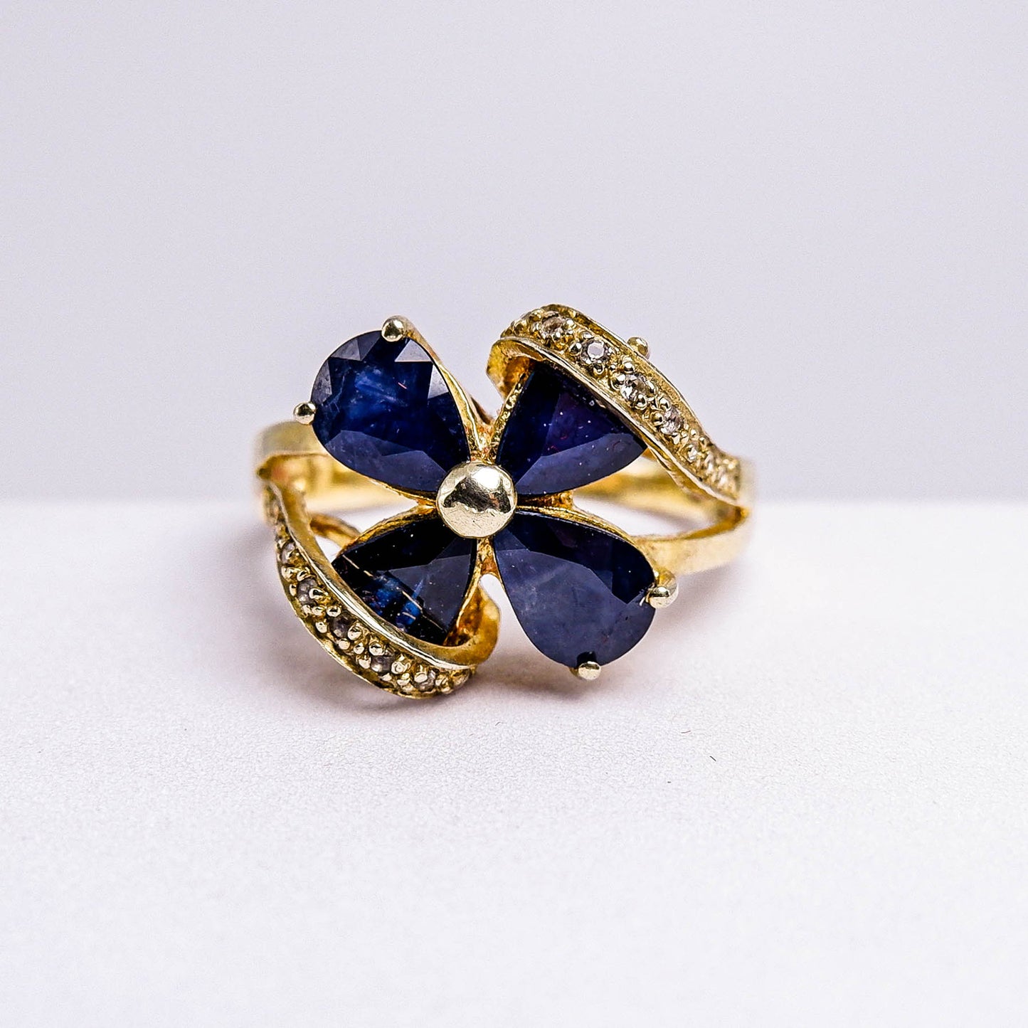 แหวนเงินแท้ 925 ฝังพลอย ไพลิน (Blue Sapphire) + ไวท์โทาส (whitetopaz)
