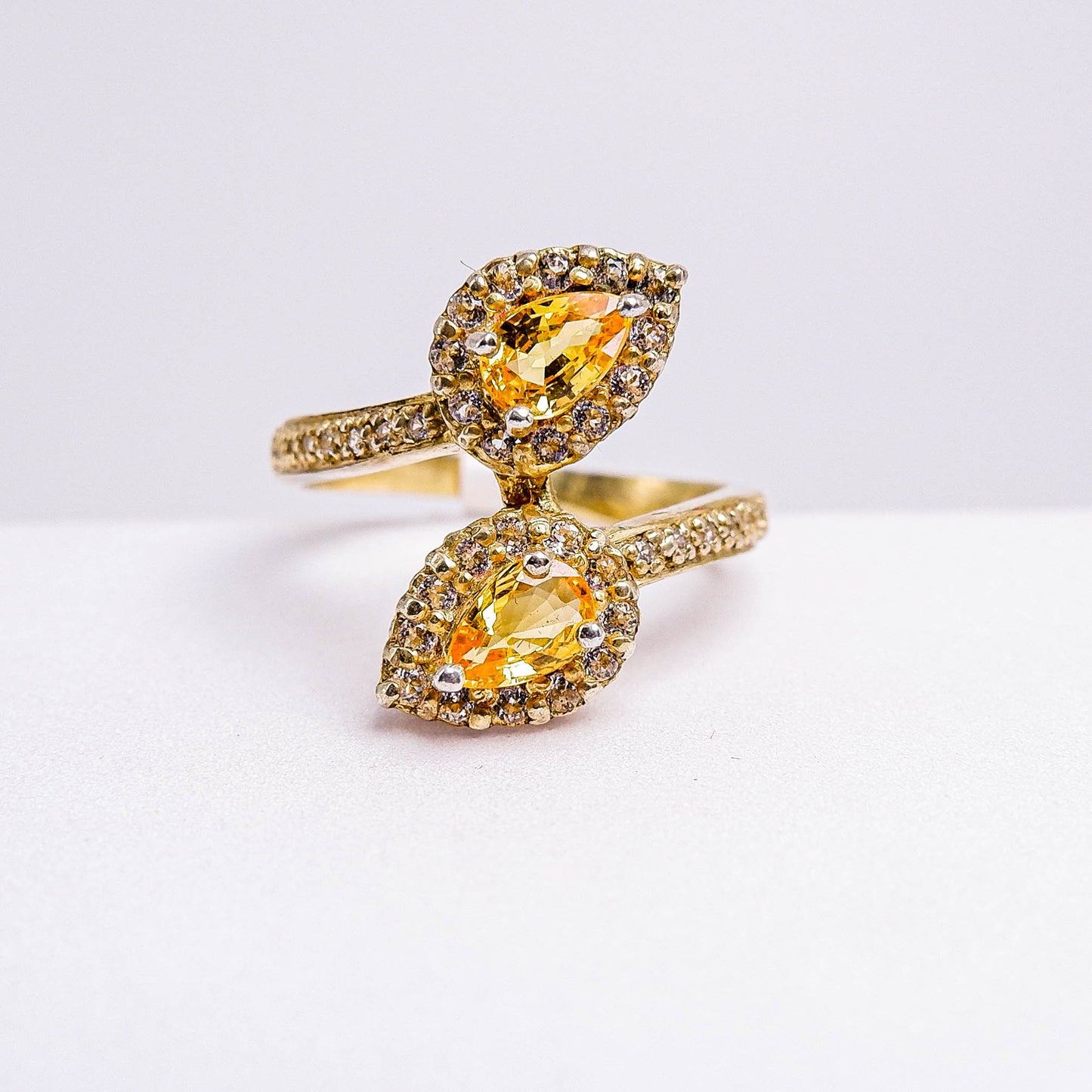 แหวนเงินแท้ 925 ฝังพลอย บุษราคัมมาดา (Yellow Sapphire) + ไวท์โทพาส (whitetopaz)