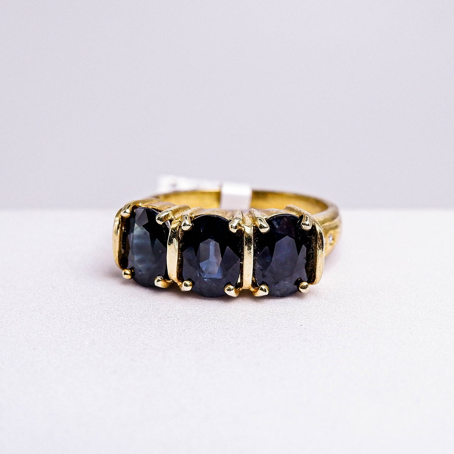 แหวนเงินแท้ 925 ฝังพลอย ไพลิน (Blue Sapphire) + เซอร์คอน (Zircon)