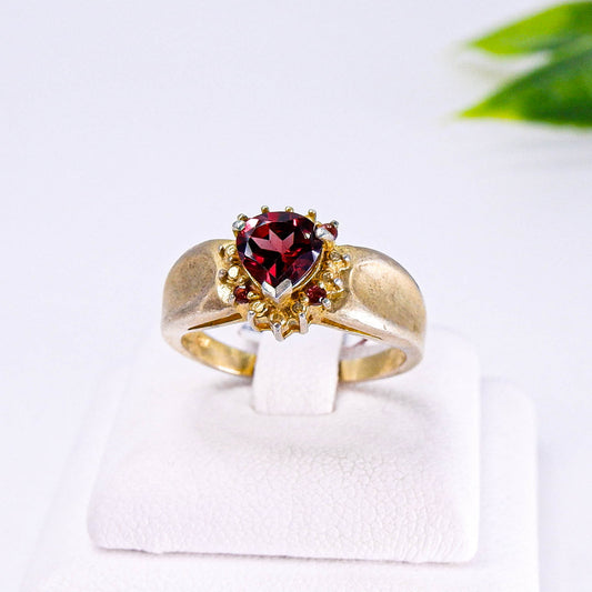แหวนเงินแท้ 925 ฝังพลอย โกเมน (Garnet)