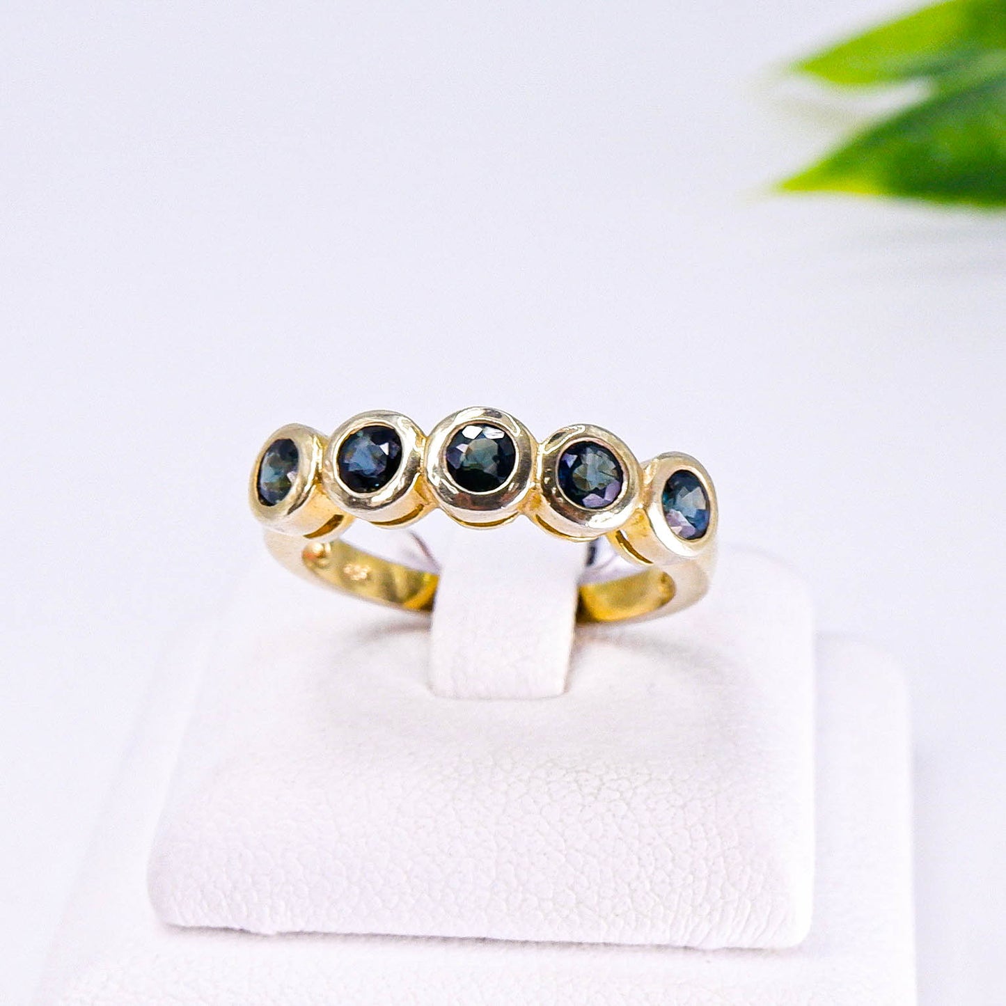 แหวนเงินแท้ 925 ฝังพลอย เขียวส่อง (green Sapphire)