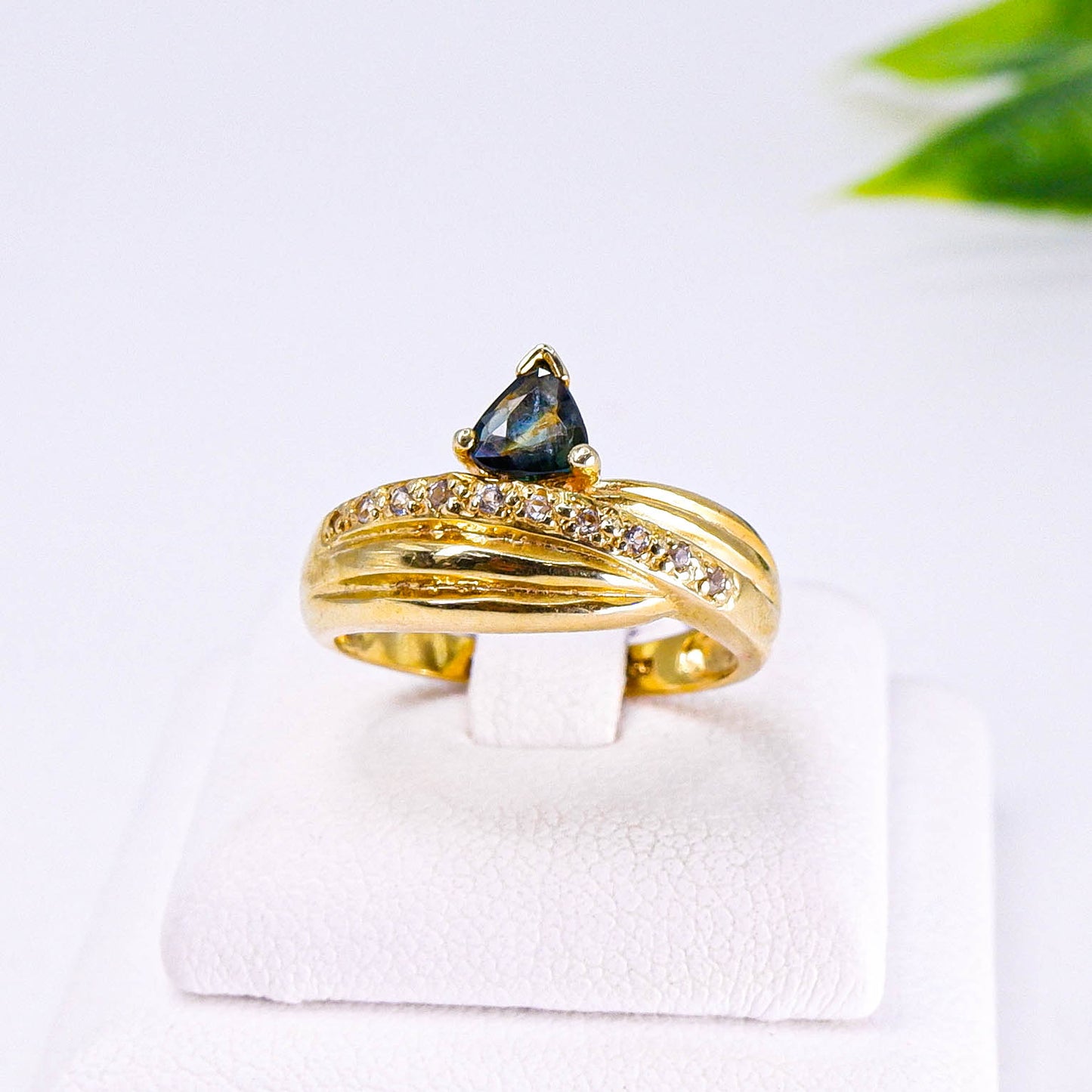 แหวนเงินแท้ 925 ฝังพลอย แซฟไฟร์ดิบ (Unheated Sapphire) + โทพาส (Topaz)