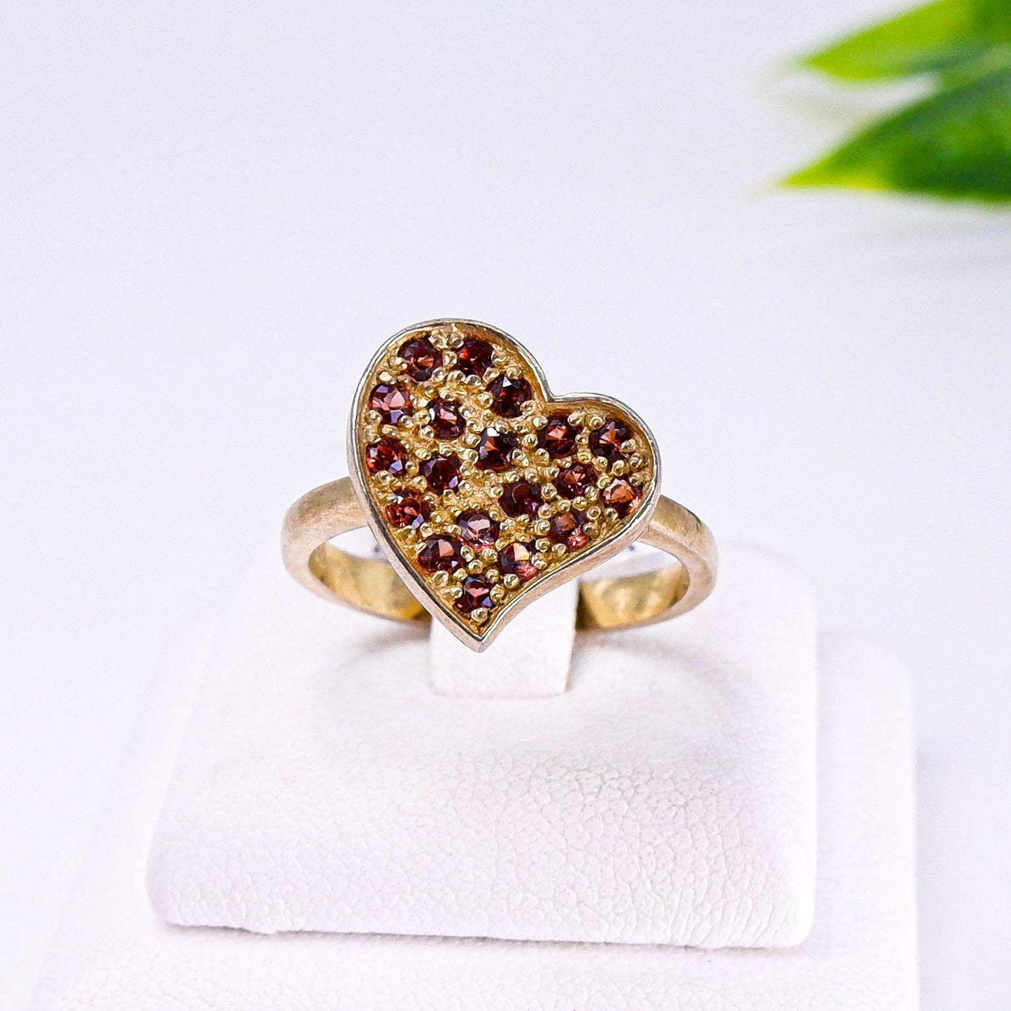 แหวนเงินแท้ 925 ฝังพลอย โกเมน (Garnet)