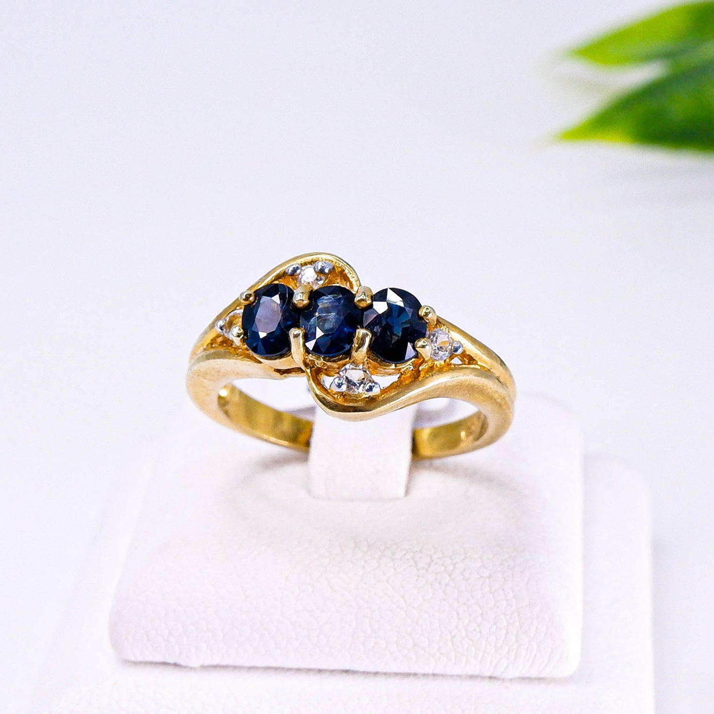 แหวนเงินแท้ 925 ฝังพลอย ไพลิน (Blue Sapphire) + เซอร์คอน (Zircon)