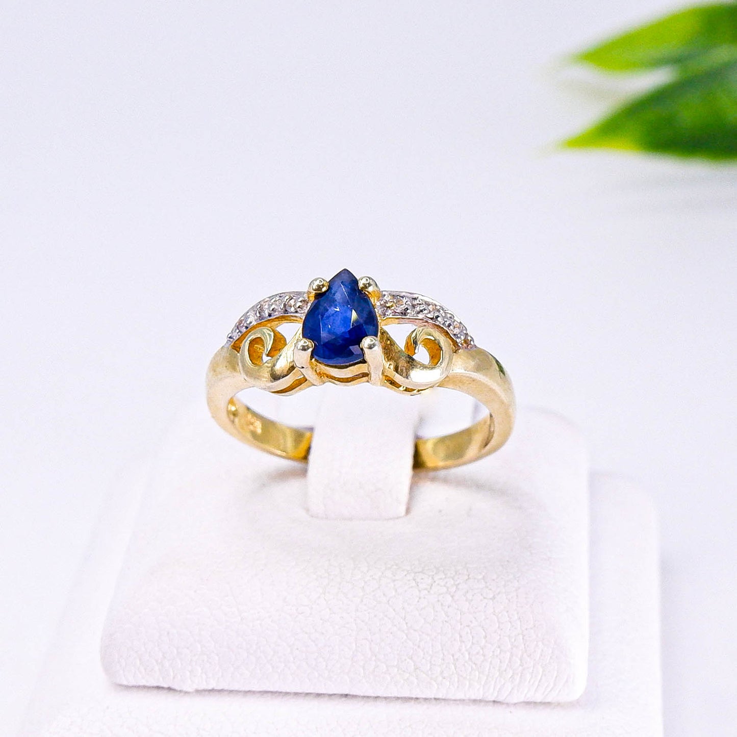 แหวนเงินแท้ 925 ฝังพลอย ไพลิน (Blue Sapphire) + เซอร์คอน (Zircon)