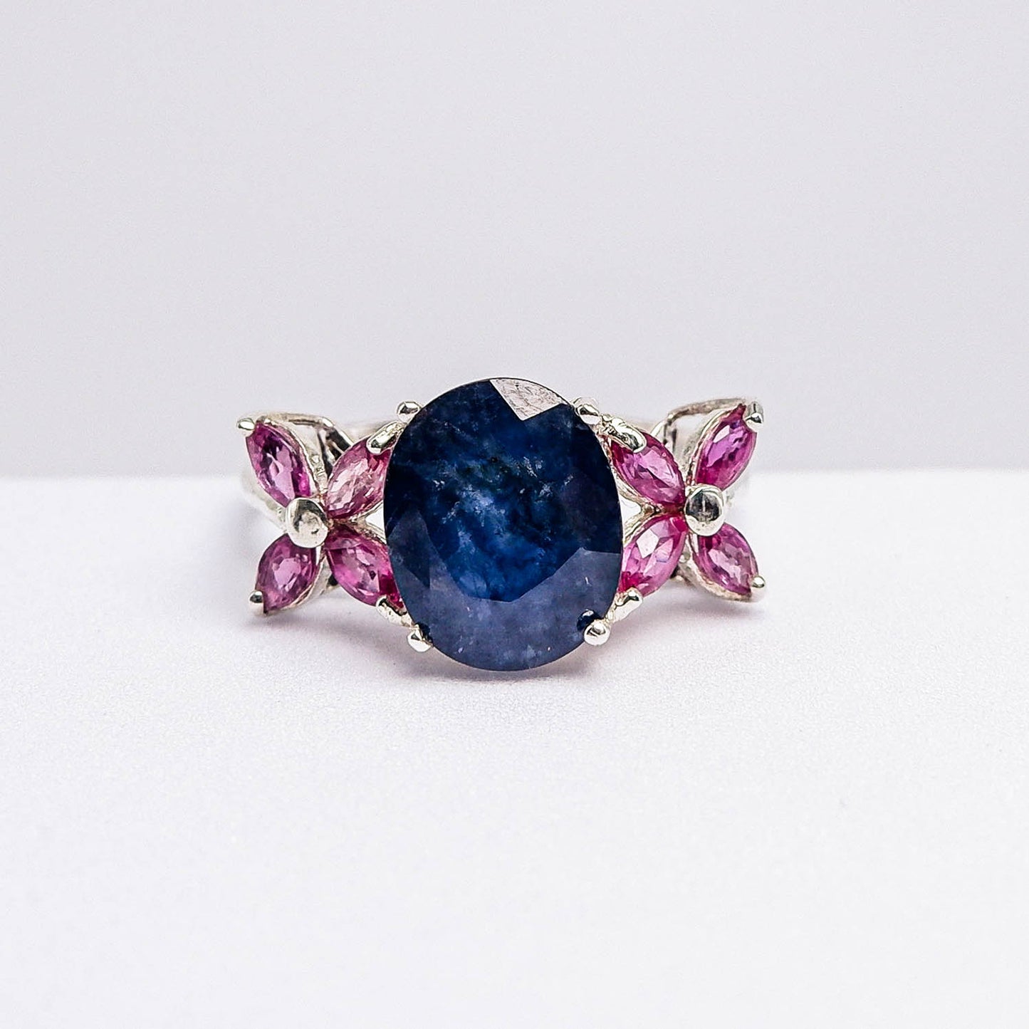 แหวนเงินแท้ 925 ฝังพลอย ไพลิน (Blue Sapphire) + ทับทิมไทย (Siam Ruby)