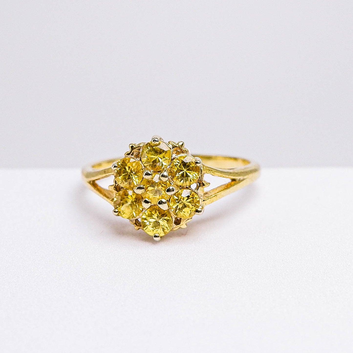 แหวนเงินแท้ 925 ฝังพลอย บุษราคัมบางกะจะ (Yellow Sapphire)
