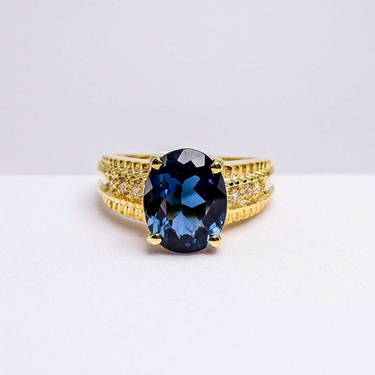 แหวนเงินแท้ 925 ฝังพลอย ลอนดอนบลู (London Blue) + เซอร์คอน (Zircon)