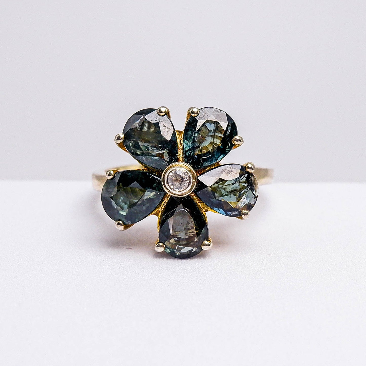 แหวนเงินแท้ 925 ฝังพลอย เขียวส่อง (ดิบ)(greensapphire)(Unheated) + ไวท์โทพาส (whitetopaz)