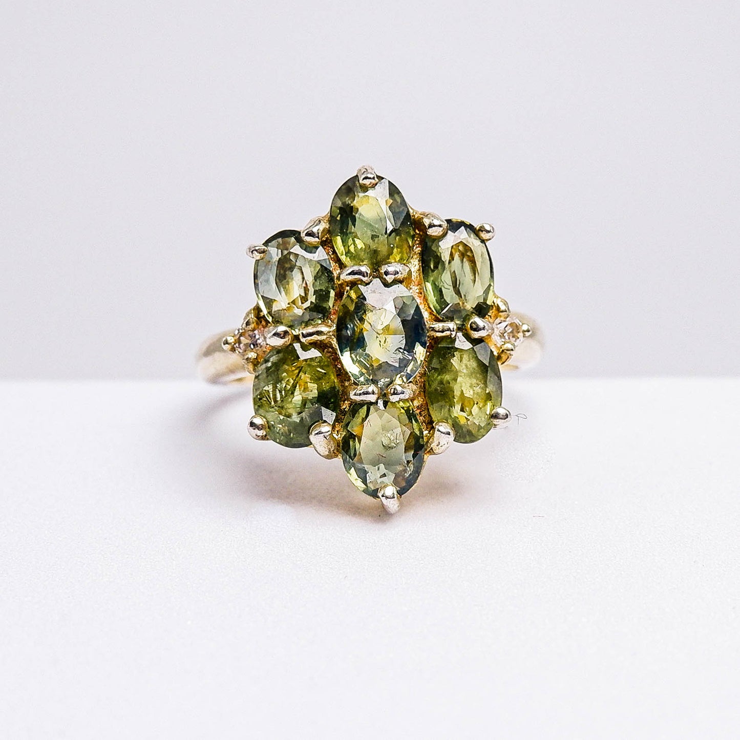 แหวนเงินแท้ 925 ฝังพลอย เขียวส่อง (green Sapphire) + เซอร์คอน (Zircon)