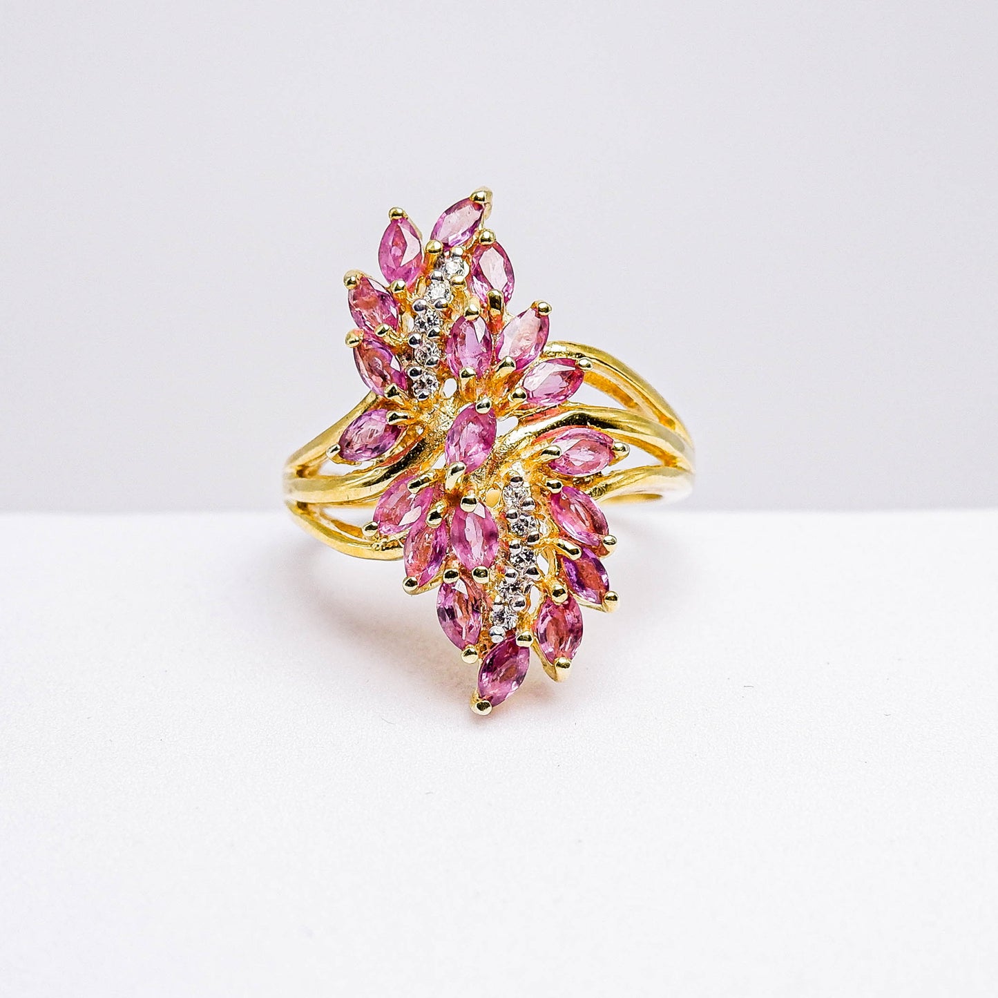 แหวนเงินแท้ 925 ฝังพลอย ทับทิมไทย (Siam Ruby) + เซอร์คอน (Zircon)